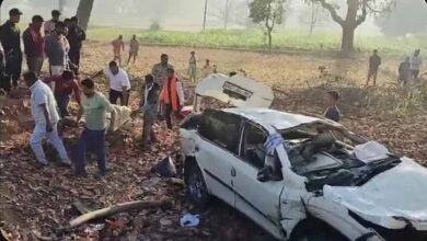 राष्ट्रीय राजमार्ग-30 पर तीर्थयात्रियों की कार पुल से जा टकराई, एक ही परिवार के दो लोगों की मौत, चार घायल राष्ट्रीय राजमार्ग-30 पर तीर्थयात्रियों की कार पुल से जा टकराई, एक ही परिवार के दो लोगों की मौत, चार घायल
