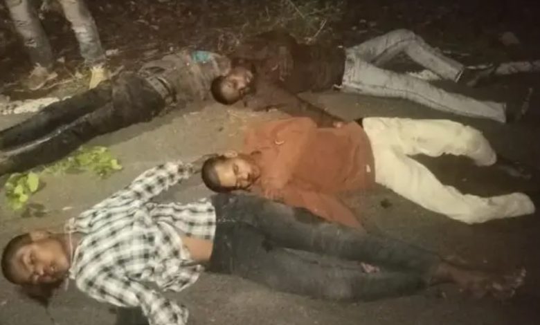 CG News : खड़े ट्रैक्टर-ट्रॉली से टकराई बाइक, 4 युवकों की दर्दनाक मौत, गांव में पसरा मातम