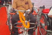 सुशासन तिहार में भावुक पल: मुख्यमंत्री से मिलकर बच्चों और अभिभावकों की आंखों में छलकी खुशी