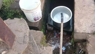 Jagdalpur Water Crisis: बूंद-बूंद को तरसे लोग! नाली में बर्तन रखकर भर रहे पानी