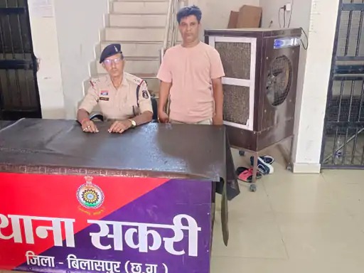 हेडमास्टर ने बेटे संग मिलकर पत्नी के बॉयफ्रेंड को मार-डाला:2 साल से अफेयर, मिलने से रोका, नहीं माना तो चार्जिंग केबल से घोंटा गला