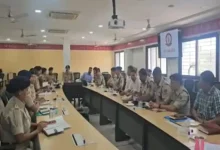 रायपुर पुलिस कमिश्नरेट की समीक्षा बैठक:कमिश्नर ने क्राइम DCP को स्पेशल टीम बनाने की दी नसीहत, मीटिंग में ACP को मिली समझाइश
