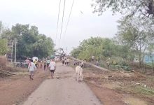 तेज आंधी-बारिश से गिरा मोबाइल टॉवर, पेड़ और बिजली खंभे भी हुए धराशायी, कई गांवों में ब्लैकआउट की स्थिति