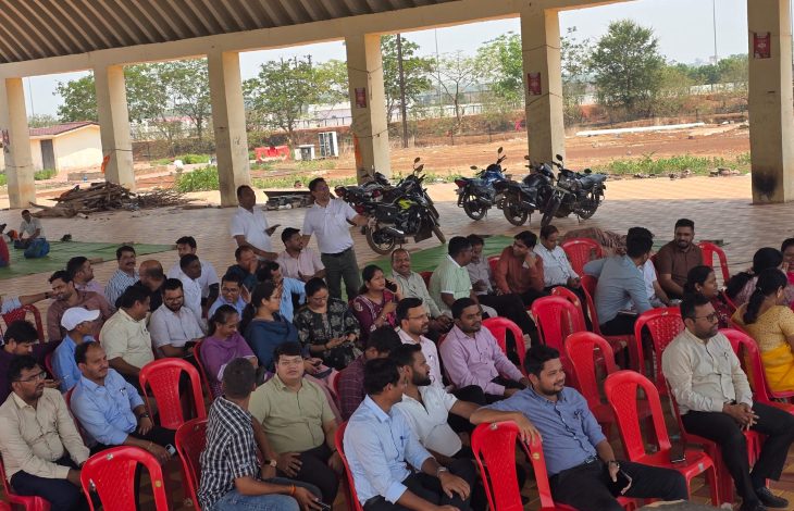 CG Tehsildar Strike: 500 तहसीलदारों की हड़ताल, दफ्तरों में भटकते रहे लोग, BJP विधायक की गिरफ्तारी की मांग