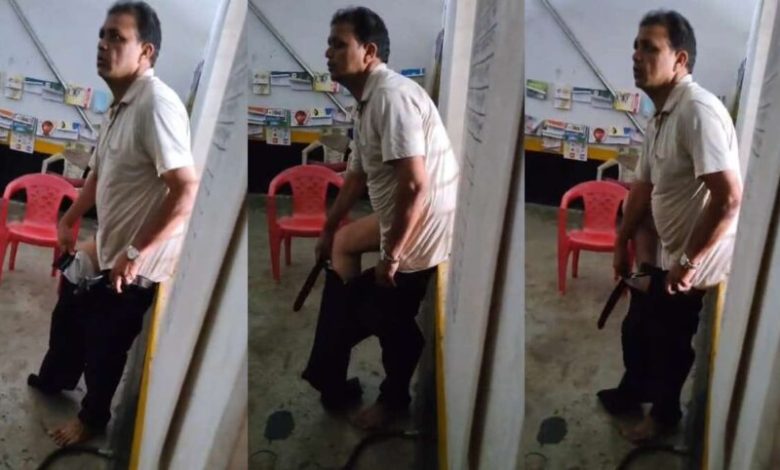CG News: स्कूल समय के दौरान टी-शर्ट और अंडरवियर में बैठे मिले प्रधान पाठक, मचा हड़कंप, देखें वीडियो
