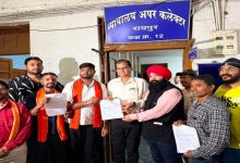 AI से हिंदू देवी-देवताओं की विवादित प्रतिमा बनाने पर रोक लगाने की मांग, बजरंग दल ने कलेक्टर को सौंपा ज्ञापन