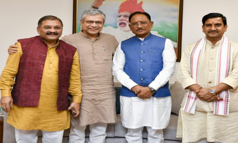रेल नेटवर्क का विस्तार: परियोजनाओं को आगे बढ़ाने मंत्री ने दिया आश्वासन, CM साय ने कहा- विकास के लिए आधुनिक रेल संपर्क आवश्यक