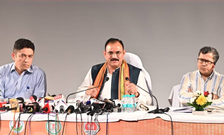 स्वास्थ्य मंत्री श्याम बिहारी जायसवाल ने माना- राज्य में तीन लोगों की हुई मलेरिया से मौत, फिर किया दावा- एक भी मौत न हो, इस दिशा में कर रहे काम…