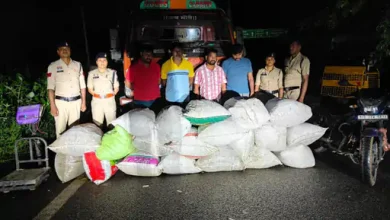 2 करोड़ का गांजा जब्त:गरियाबंद में आगे बाइक से पायलटिंग कर रहे थे तस्कर; ओडिशा से महाराष्ट्र ले जा रहे थे, 5 अरेस्ट