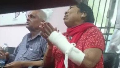 बुजुर्ग को नाली में फेंका, मां का हाथ तोड़ा:प्रॉपर्टी विवाद में घर में घुसकर मारपीट की, भाजपा नेत्री, बेटे-दामाद पर FIR बुजुर्ग को नाली में फेंका, मां का हाथ तोड़ा:प्रॉपर्टी विवाद में घर में घुसकर मारपीट की, भाजपा नेत्री, बेटे-दामाद पर FIR