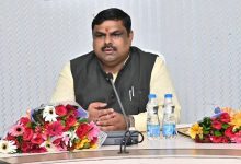 मंत्री गजेंद्र यादव ने कहा:स्कूलों में 8वीं तक अंग्रेजी बोलना-लिखना जरूरी, गैर-बोर्ड की कॉपियां दूसरे स्कूल में जांचेंगे मंत्री गजेंद्र यादव ने कहा:स्कूलों में 8वीं तक अंग्रेजी बोलना-लिखना जरूरी, गैर-बोर्ड की कॉपियां दूसरे स्कूल में जांचेंगे