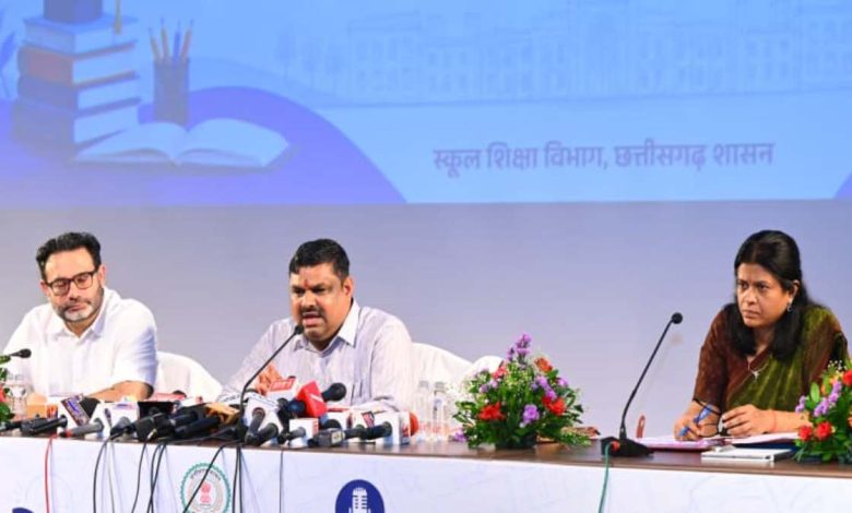 चरणबद्ध तरीके से होगी 5000 शिक्षकों की भर्ती, मंत्री गजेंद्र यादव ने कहा- 453 स्कूलों में युक्तियुक्तकरण से दूर हुई शिक्षकों की कमी चरणबद्ध तरीके से होगी 5000 शिक्षकों की भर्ती, मंत्री गजेंद्र यादव ने कहा- 453 स्कूलों में युक्तियुक्तकरण से दूर हुई शिक्षकों की कमी