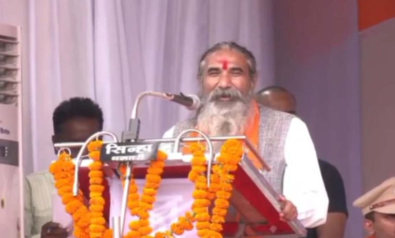 सांसद भोजराज नाग ने कहा- CM कार्यक्रम में पहुंचे इसलिए नींबू काटकर बारिश को रोक दिया सांसद भोजराज नाग ने कहा- CM कार्यक्रम में पहुंचे इसलिए नींबू काटकर बारिश को रोक दिया