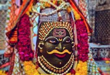 आखिरी सावन सोमवार, झारखंड के देवघर में 4km लंबी कतार:काशी में 1 लाख श्रद्धालु दर्शन कर चुके; उज्जैन में चांदी के त्रिशूल-मुकुट से श्रृंगार