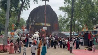 सावन का पहला सोमवार…हटकेश्वर महादेव का गणेश स्वरूप में श्रृंगार:रात 2 बजे से विशेष पूजा, गरियाबंद के भूतेश्वरनाथ में कांवड़ियों की भीड़