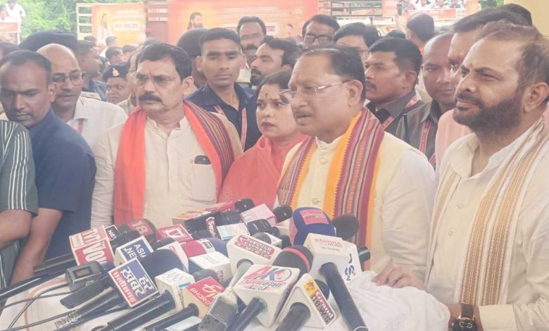 सीएम साय का बड़ा ऐलान, माघ पूर्णिमा पर रहेगी सरकारी छुट्टी, संत रविदास के नाम पर दिया जाएगा राज्य अलंकरण पुरस्कार सीएम साय का बड़ा ऐलान, माघ पूर्णिमा पर रहेगी सरकारी छुट्टी, संत रविदास के नाम पर दिया जाएगा राज्य अलंकरण पुरस्कार