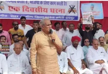 शराब-घोटाले में रामगोपाल अग्रवाल की गिरफ्तारी पर कांग्रेस का धरना:भूपेश बोले-अब हमें छेड़ोगे तो हम भी छोड़ेंगे नहीं; कहा-सरकार आई तो सबका हिसाब होगा शराब-घोटाले में रामगोपाल अग्रवाल की गिरफ्तारी पर कांग्रेस का धरना:भूपेश बोले-अब हमें छेड़ोगे तो हम भी छोड़ेंगे नहीं; कहा-सरकार आई तो सबका हिसाब होगा
