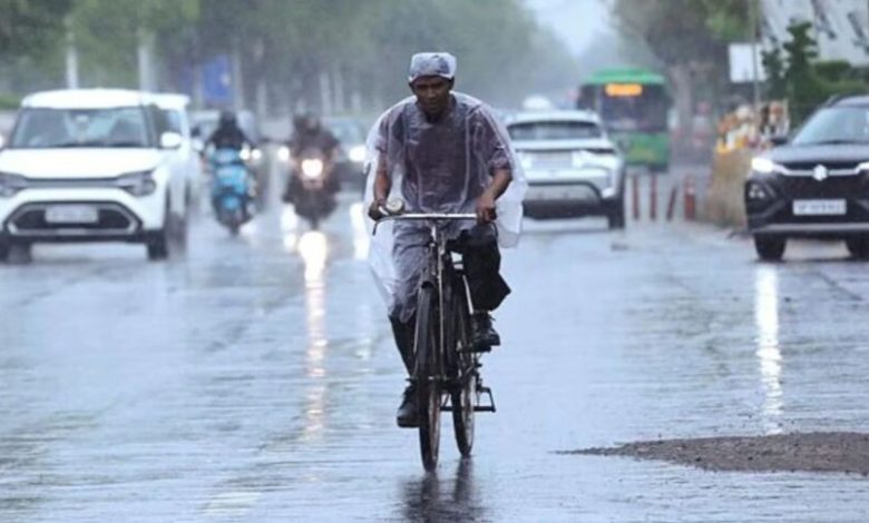 छत्तीसगढ़ में अगले 2 दिन लगातार बरसेंगे बादल:रायपुर में 3 दिन से हो रही रिमझिम बारिश, उत्तरी इलाकों में बिजली गिरने का अलर्ट