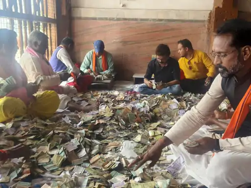 8 महीने बाद खुली मां दंतेश्वरी मंदिर की 11 दान-पेटियां:21.62 लाख कैश मिले, सोने-चांदी के आभूषण और मन्नत के पत्र भी निकले