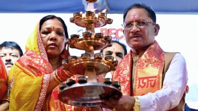 Raipur News: सवा लाख ‘आशीर्वाद के दीपों’ से जगमगाया खारुन तट, प्रधानमंत्री मोदी के स्वस्थ और दीर्घायु जीवन के लिए हुई महाआरती