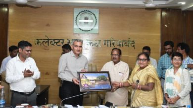 CG News: स्वास्थ्य विभाग के 2 वरिष्ठ कर्मचारियों को ससम्मान विदाई, कलेक्टर ने सौंपे पेंशन आदेश