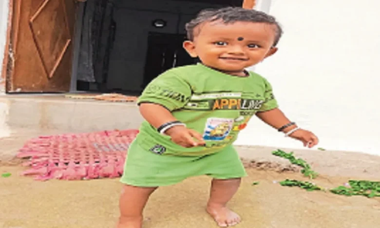 मातम में बदलीं तीज की खुशियां, खेलते-खेलते मौत के गड्ढे में समा गया ढाई साल का मासूम