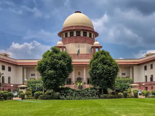 गिरफ्तारी की वजह नहीं बताई तो एक्शन गैरकानूनी कहलाएगा:दोबारा पकड़ने से पहले मजिस्ट्रेट की मंजूरी जरूरी; सुप्रीम कोर्ट ने तय किए नियम गिरफ्तारी की वजह नहीं बताई तो एक्शन गैरकानूनी कहलाएगा:दोबारा पकड़ने से पहले मजिस्ट्रेट की मंजूरी जरूरी; सुप्रीम कोर्ट ने तय किए नियम