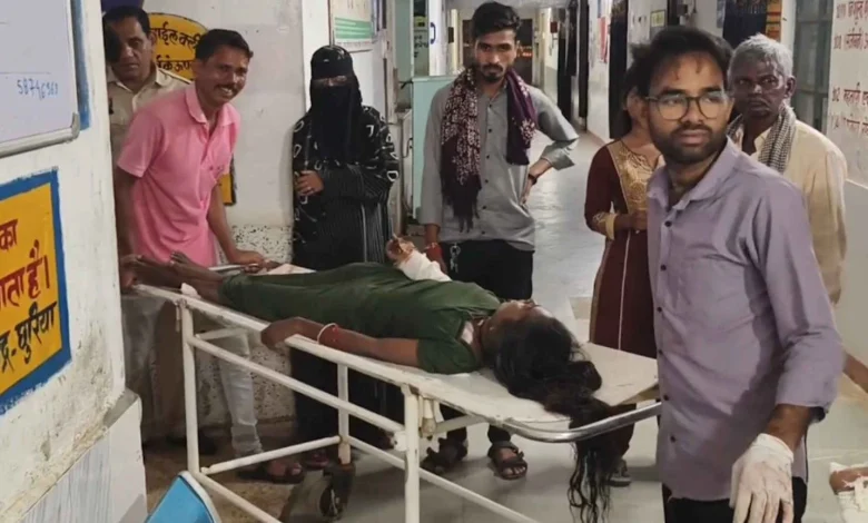 भयानक सड़क हादसा: स्कॉर्पियो और मोटरसाइकिल के बीच हुई सीधी भिड़ंत में 4 लोगों की मौत भयानक सड़क हादसा: स्कॉर्पियो और मोटरसाइकिल के बीच हुई सीधी भिड़ंत में 4 लोगों की मौत