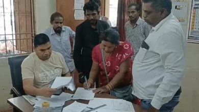 रील देखते नेटवर्क गया तो महिला ने कीटनाशक पिया VIDEO:मोबाइल तोड़ा, पति ने उल्टी कराने गोबर पानी पिलाया; इलाज के दौरान मौत