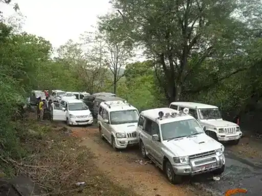 झीरम घाटी में नक्सली हमले के 10 दोषियों को मृत्युदंड:2013 में छत्तीसगढ़ कांग्रेस नेताओं के काफिले पर हमला हुआ था, 29 मारे गए थे झीरम घाटी में नक्सली हमले के 10 दोषियों को मृत्युदंड:2013 में छत्तीसगढ़ कांग्रेस नेताओं के काफिले पर हमला हुआ था, 29 मारे गए थे