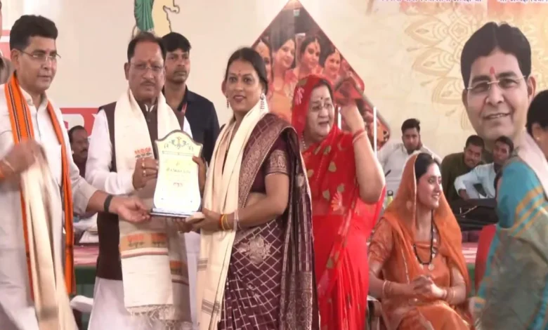 तीज मिलन उत्सव: CM साय ने कहा- माताओं-बहनों के सम्मान और आर्थिक सशक्तिकरण के लिए सरकार लगातार प्रयासरत