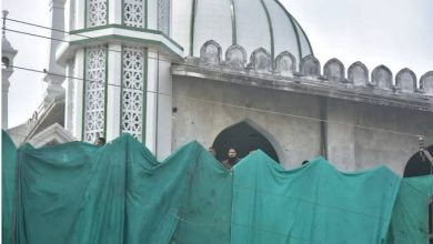 उज्जैन में मस्जिद का हिस्सा तोड़ने पर हंगामा, पथराव-लाठीचार्ज:महिला अफसर घायल, बाजार बंद, स्कूलों की छुट्टी; 10 पर FIR, 5 गिरफ्तार