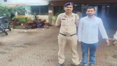 युवती की अश्लील फोटो वायरल करने वाला आरोपी गिरफ्तार:भाई-परिजनों को भेजी थी तस्वीरें, वॉट्सऐप मैसेज में गालियां भी दीं युवती की अश्लील फोटो वायरल करने वाला आरोपी गिरफ्तार:भाई-परिजनों को भेजी थी तस्वीरें, वॉट्सऐप मैसेज में गालियां भी दीं
