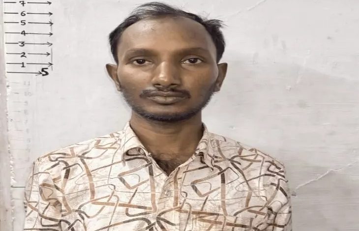 रायपुर में युवक पर चापड़ से हमला…VIDEO:40 लोगों के सामने सिर पर तीन बार किया वार, पत्नी से संबंध का था शक रायपुर में युवक पर चापड़ से हमला…VIDEO:40 लोगों के सामने सिर पर तीन बार किया वार, पत्नी से संबंध का था शक