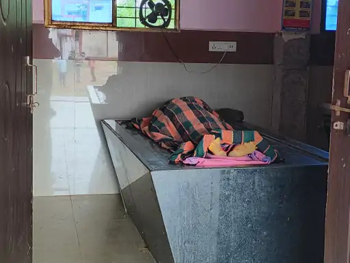 तीजा मनाने मायके आई महिला को करैत ने डसा, मौत:बालोद में बहनों के साथ जमीन पर सोई थी, अस्पताल पहुंचने में हुई तीजा मनाने मायके आई महिला को करैत ने डसा, मौत:बालोद में बहनों के साथ जमीन पर सोई थी, अस्पताल पहुंचने में हुई