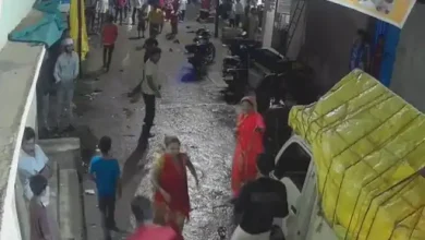 DJ की आवाज कम करने कहा, मां-बेटे को चाकू मारा, अंबिकापुर में गणेश विसर्जन के दौरान हुआ विवाद