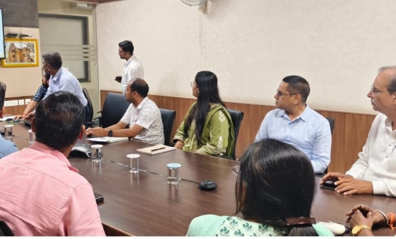 छत्तीसगढ़ में तेन्दूपत्ता संग्राहक परिवारों के लिए बड़ी राहत, 169 परिवारों को ₹2.42 करोड़ जारी छत्तीसगढ़ में तेन्दूपत्ता संग्राहक परिवारों के लिए बड़ी राहत, 169 परिवारों को ₹2.42 करोड़ जारी