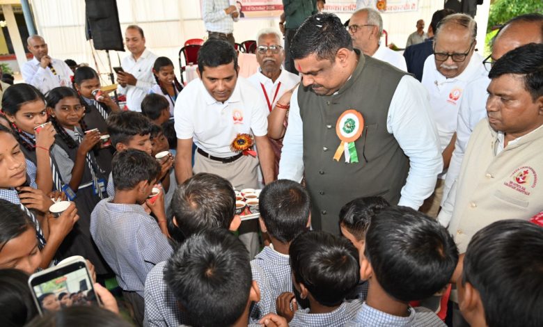 शिक्षा मंत्री ने स्कूलों में साईंश्योर न्यूट्रिशन पायलट प्रोजेक्ट का किया शुभारंभ