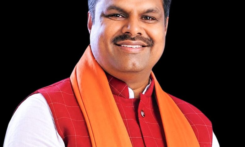 शिक्षा मंत्री के निर्देश पर विद्यार्थियों को बड़ी राहत, अब जरूरी दस्तावेजों के लिए नहीं लगाने पड़ेंगे चक्कर