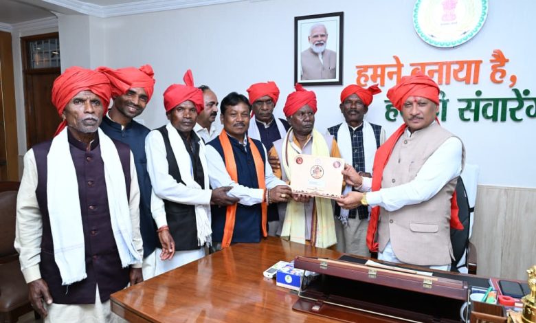 Raipur News: विश्व प्रसिद्ध बस्तर दशहरा हमारी जनजातीय संस्कृति, आस्था और सामूहिक सहभागिता की अनुपम विरासत : मुख्यमंत्री विष्णु देव साय Raipur News: विश्व प्रसिद्ध बस्तर दशहरा हमारी जनजातीय संस्कृति, आस्था और सामूहिक सहभागिता की अनुपम विरासत : मुख्यमंत्री विष्णु देव साय