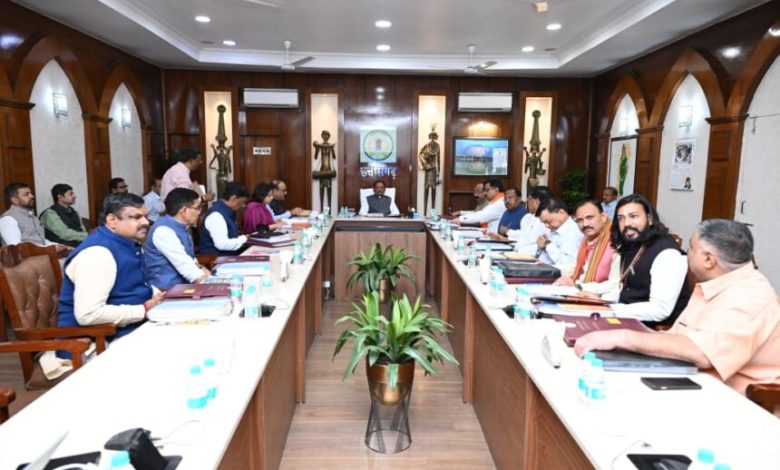 CG Cabinet Meeting: साय कैबिनेट के बड़े निर्णय, त्योहारी सीजन में जनता को मिली क्या सौगात? जानिए सभी 19 बड़े फैसले CG Cabinet Meeting: साय कैबिनेट के बड़े निर्णय, त्योहारी सीजन में जनता को मिली क्या सौगात? जानिए सभी 19 बड़े फैसले