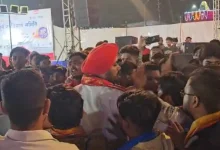 गरबा नाइट में बवाल, बजरंग दल और आयोजकों के बीच झूमाझटकी गरबा नाइट में बवाल, बजरंग दल और आयोजकों के बीच झूमाझटकी