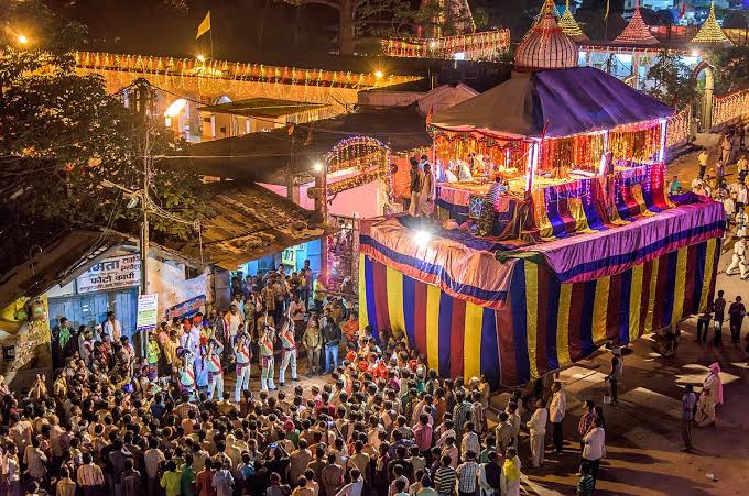 12 साल की पीहू पर सवार होंगी काछनदेवी:कांटों के झूले पर झूलकर देंगी बस्तर दशहरा मनाने की अनुमति; 618 साल पुरानी परंपरा निभाई जाएगी 12 साल की पीहू पर सवार होंगी काछनदेवी:कांटों के झूले पर झूलकर देंगी बस्तर दशहरा मनाने की अनुमति; 618 साल पुरानी परंपरा निभाई जाएगी