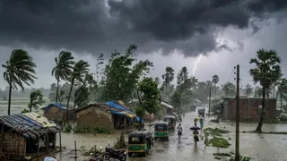 CG News: चक्रवाती तूफान के मद्देनजर स्कूल और आंगनबाड़ी केंद्र रहेंगे बंद
