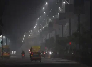 बस्तर संभाग में 5 दिन बारिश की चेतावनी:40 किमी रफ्तार से चलेंगी हवाएं, बिजली गिरने का खतरा, रायपुर में मौसम साफ, 33° पारा