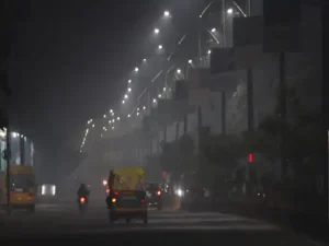 बस्तर संभाग में 5 दिन बारिश की चेतावनी:40 किमी रफ्तार से चलेंगी हवाएं, बिजली गिरने का खतरा, रायपुर में मौसम साफ, 33° पारा बस्तर संभाग में 5 दिन बारिश की चेतावनी:40 किमी रफ्तार से चलेंगी हवाएं, बिजली गिरने का खतरा, रायपुर में मौसम साफ, 33° पारा