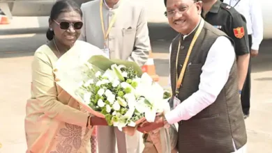 President Droupadi Murmu Raipur Visit: राष्ट्रपति द्रौपदी मुर्मू रायपुर पहुंचीं,लोकभवन में जारी करेंगी ₹200 का स्मारक सिक्का, सेवा सम्मान पर्व में भी शामिल होंगी